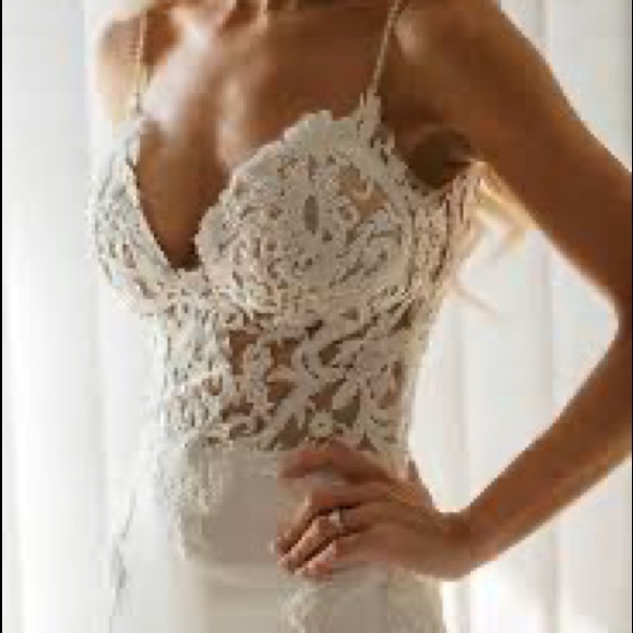 [Enzoani] McKinley Wedding Dress - Picture 4 of 5